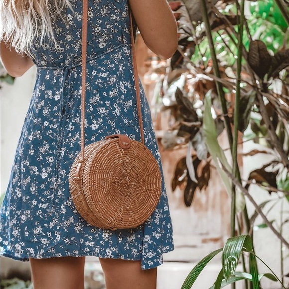 Street Level Handbags - Round rattan bag crossbody